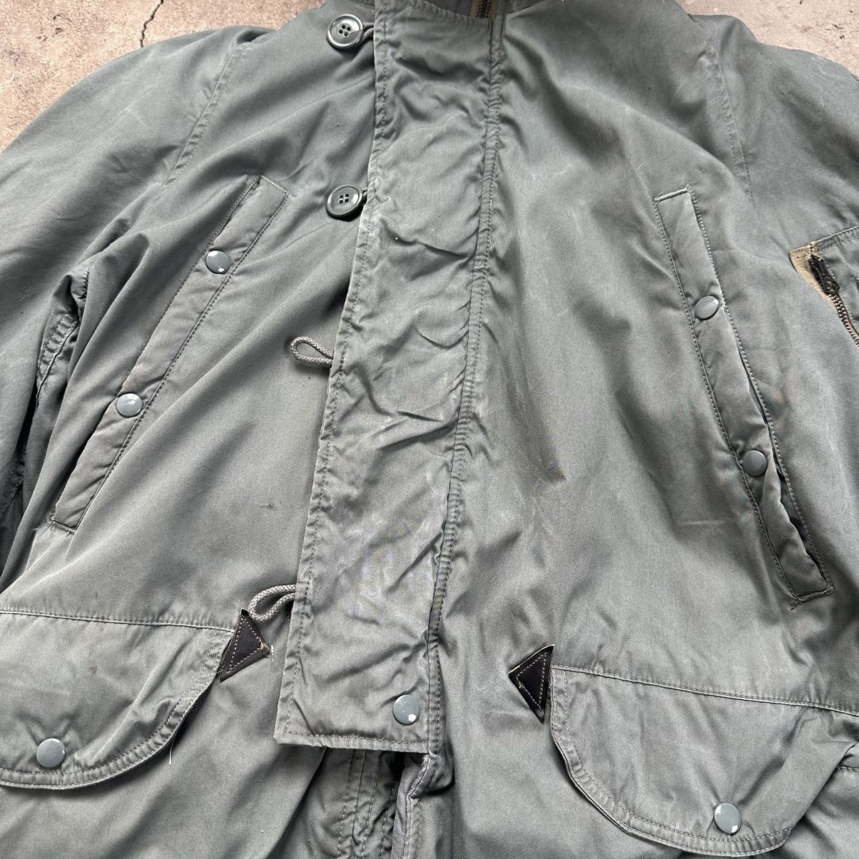 Vintage Vintage Military Parka N-3B Sherpa Hood Flight Jacket USAF Size US S / EU 44-46 / 1 - 24 Thumbnail
