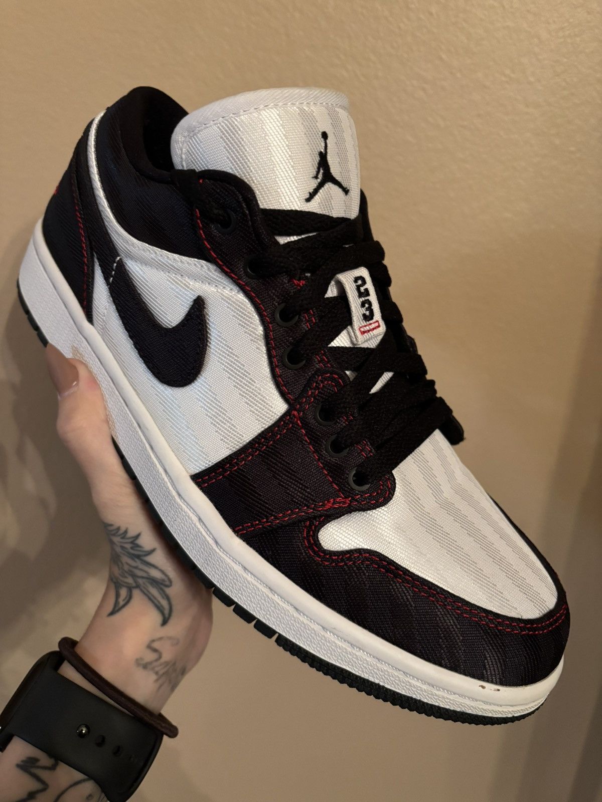 Jordan Brand Wmns Air Jordan 1 Low SE Utility ‘White Black Red' Size US 8 / IT 38 - 2 Thumbnail