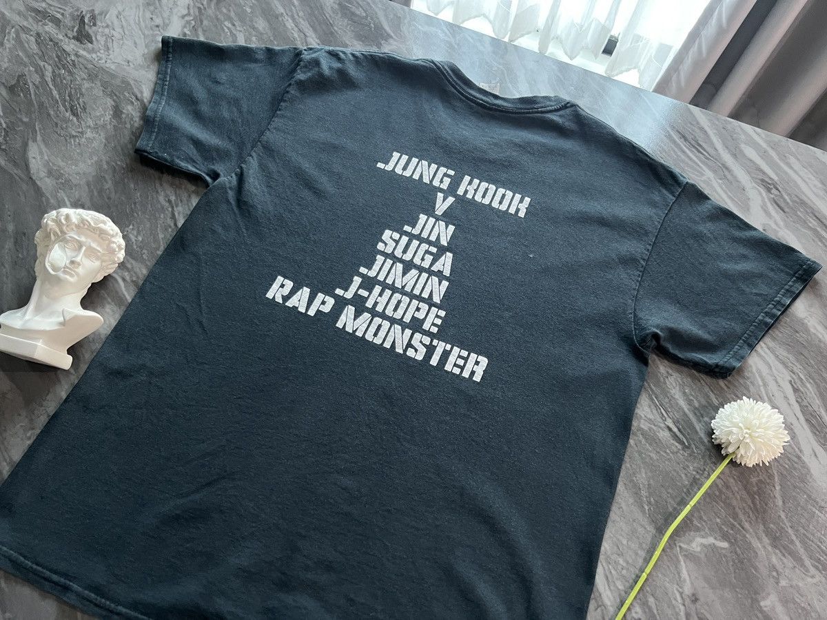 Band Tees BTS : Jung Kook Tour Tees Size US L / EU 52-54 / 3 - 5 Thumbnail