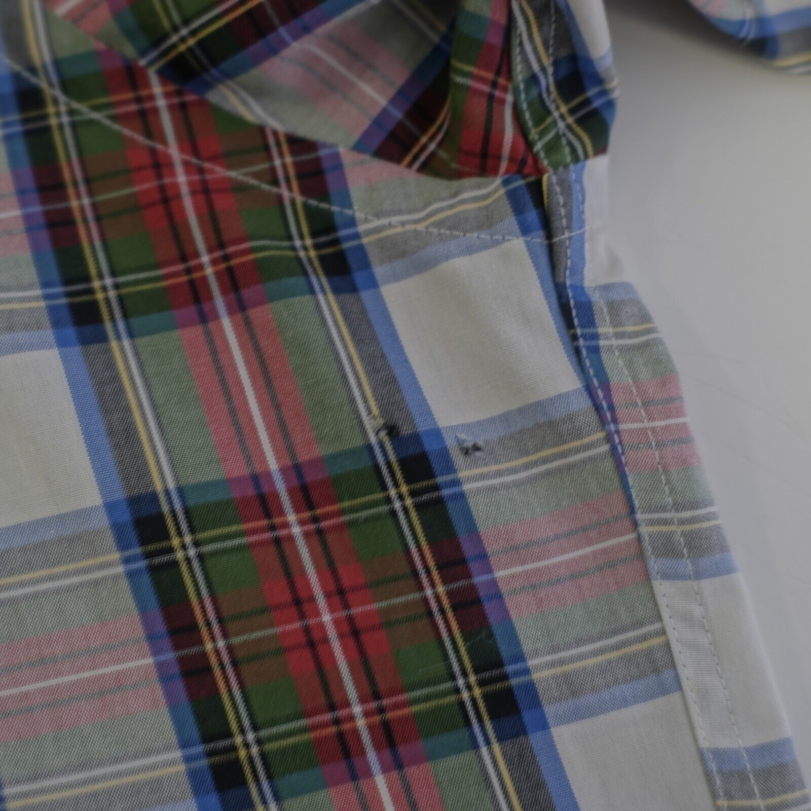 Jos. A. Bank DAMAGED Jos A Bank Traveler's XL Green Red Blue Plaid Button Size US XL / EU 56 / 4 - 11 Thumbnail