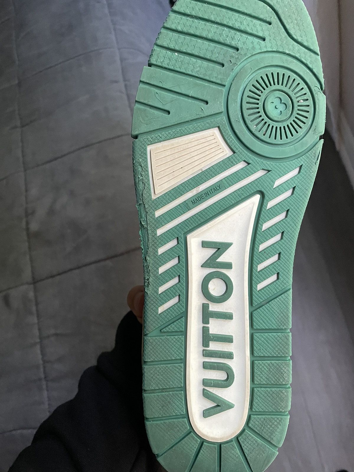Louis Vuitton Louis Vuitton White Green Signature Trainer Sneaker Size US 11 / EU 44 - 14 Thumbnail