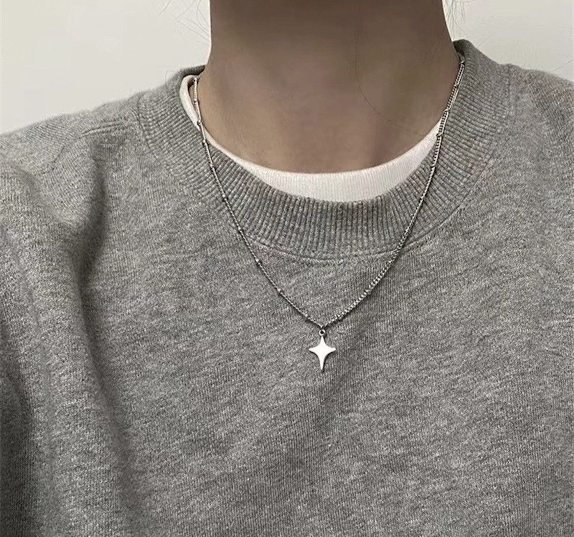Jewelry Mini Star Pendant Necklace Size ONE SIZE - 1 Thumbnail