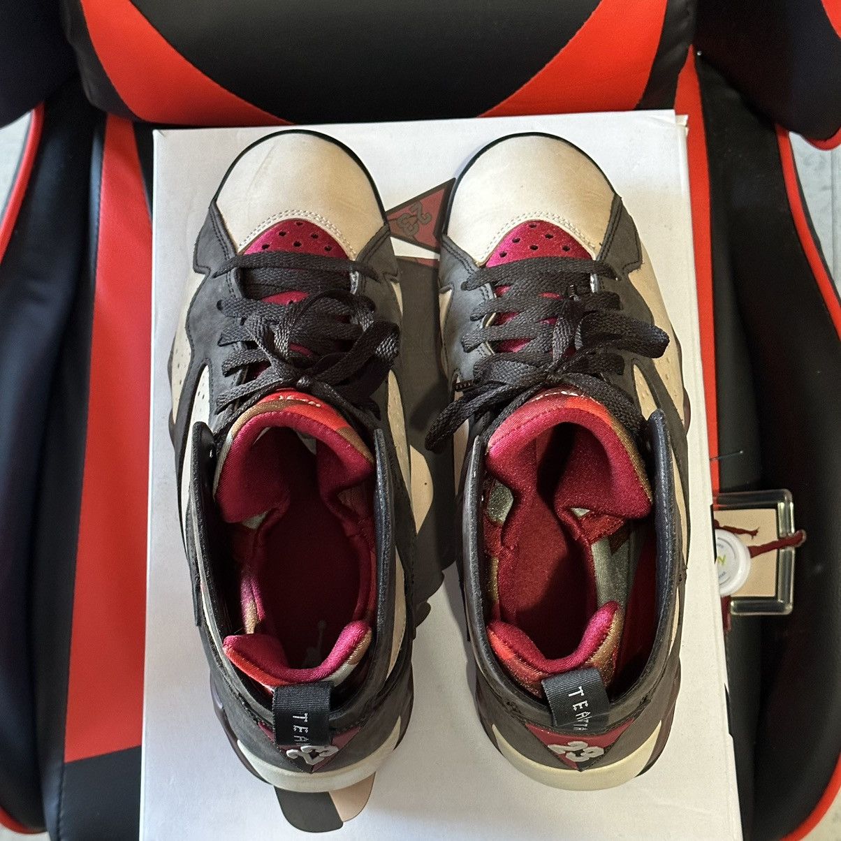 Jordan Brand × Nike Jordan 7 Retro Patta mens size 9 ( shimmer red velvet brown) Size US 9 / EU 42 - 3 Thumbnail