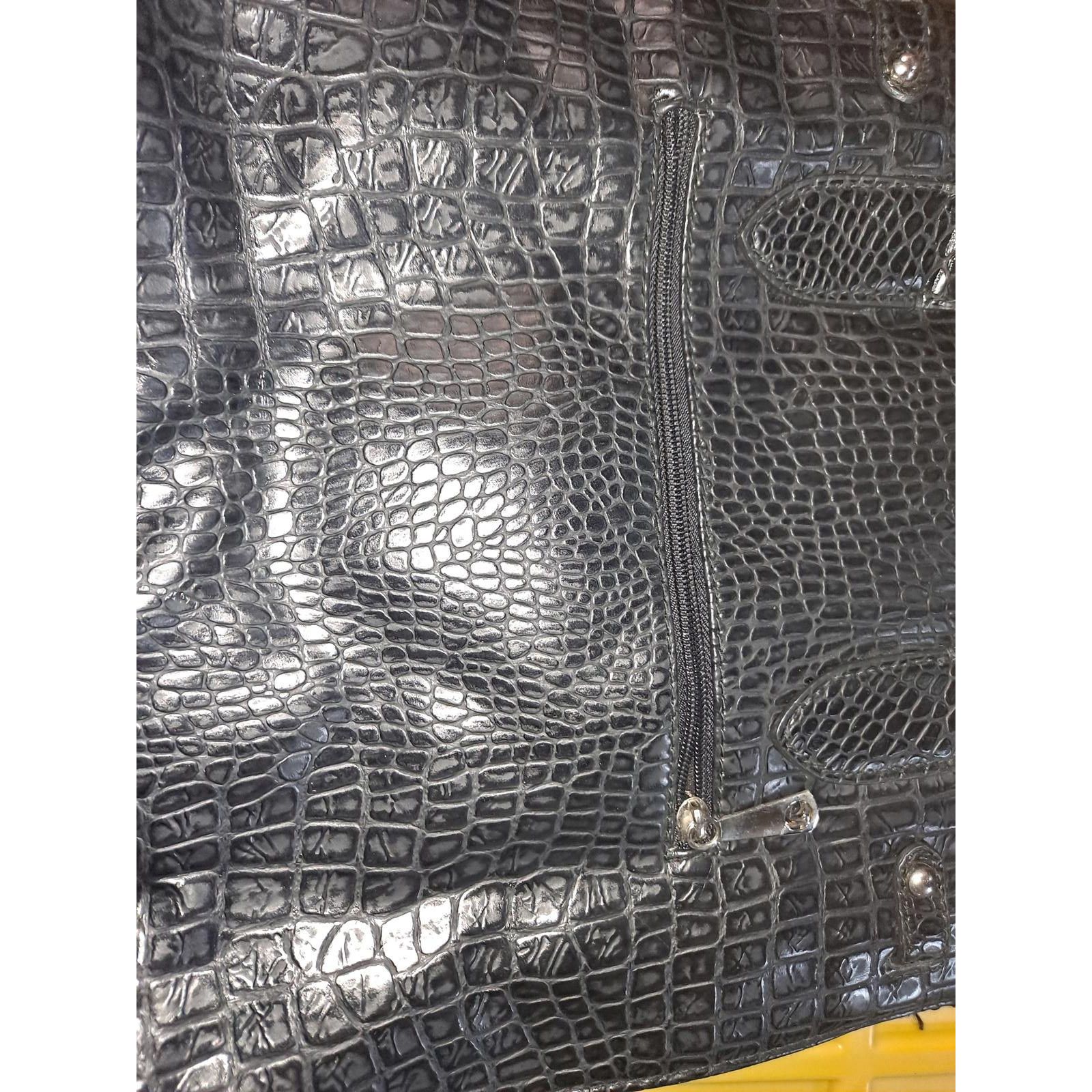 Liz Claiborne Liz Claiborne Faux Snake Skin Black Satchel Hand Bag Shoulde Size ONE SIZE - 6 Thumbnail