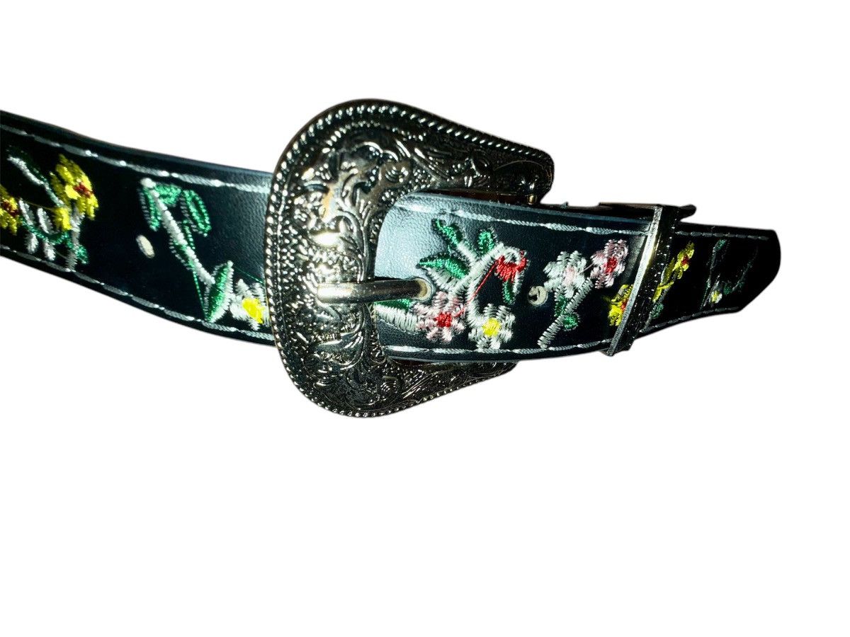 Other Beautiful Black leather belt with colorful floral embroidery Size ONE SIZE - 3 Thumbnail