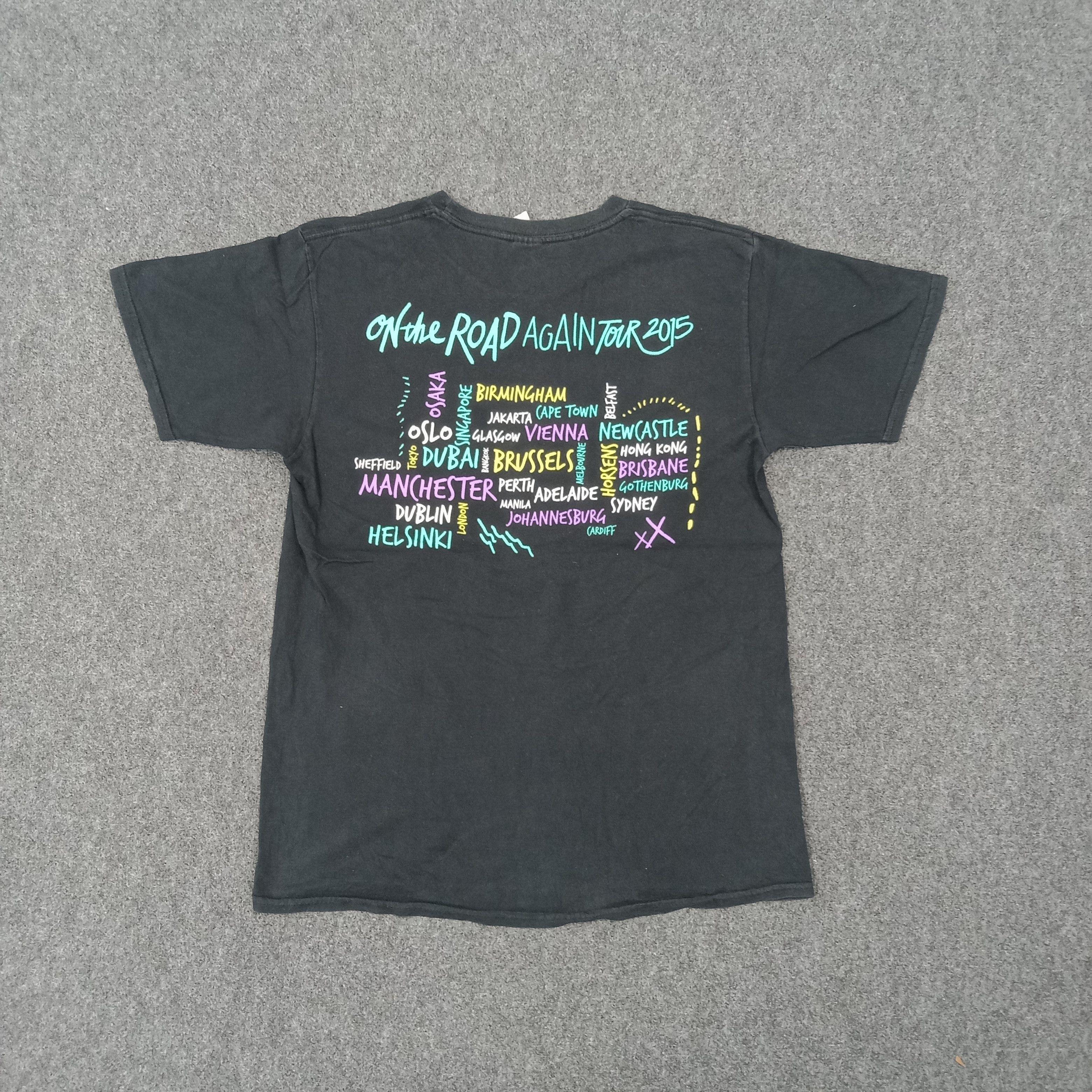 Band Tees One Direction On The Road Again Tour Band Tshirt C267N54 Size US M / EU 48-50 / 2 - 6 Thumbnail