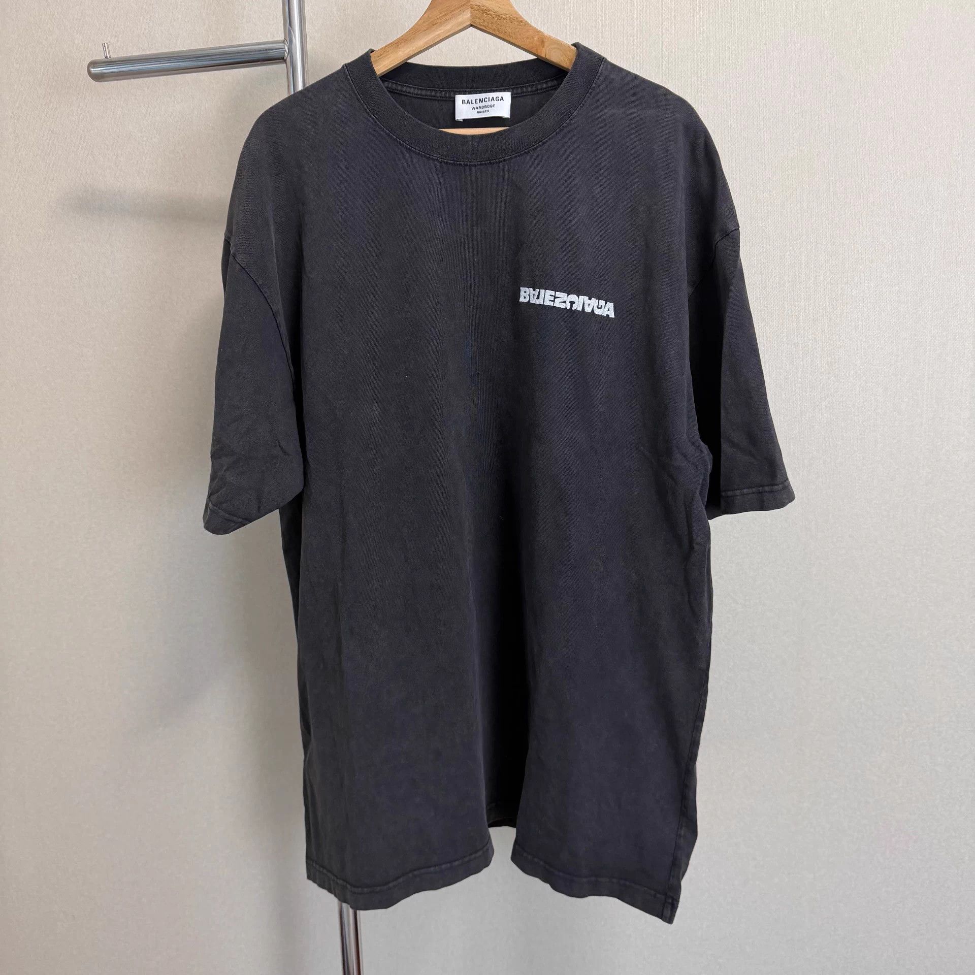 Balenciaga Balenciaga Logo crewneck short sleeve T-shirt unisex black Size US L / EU 52-54 / 3 - 1 Thumbnail