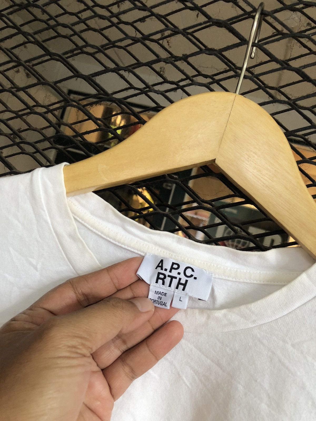 A.P.C. A.P.C x RTH SOMOS IGUALES SHIRT Size US L / EU 52-54 / 3 - 3 Thumbnail