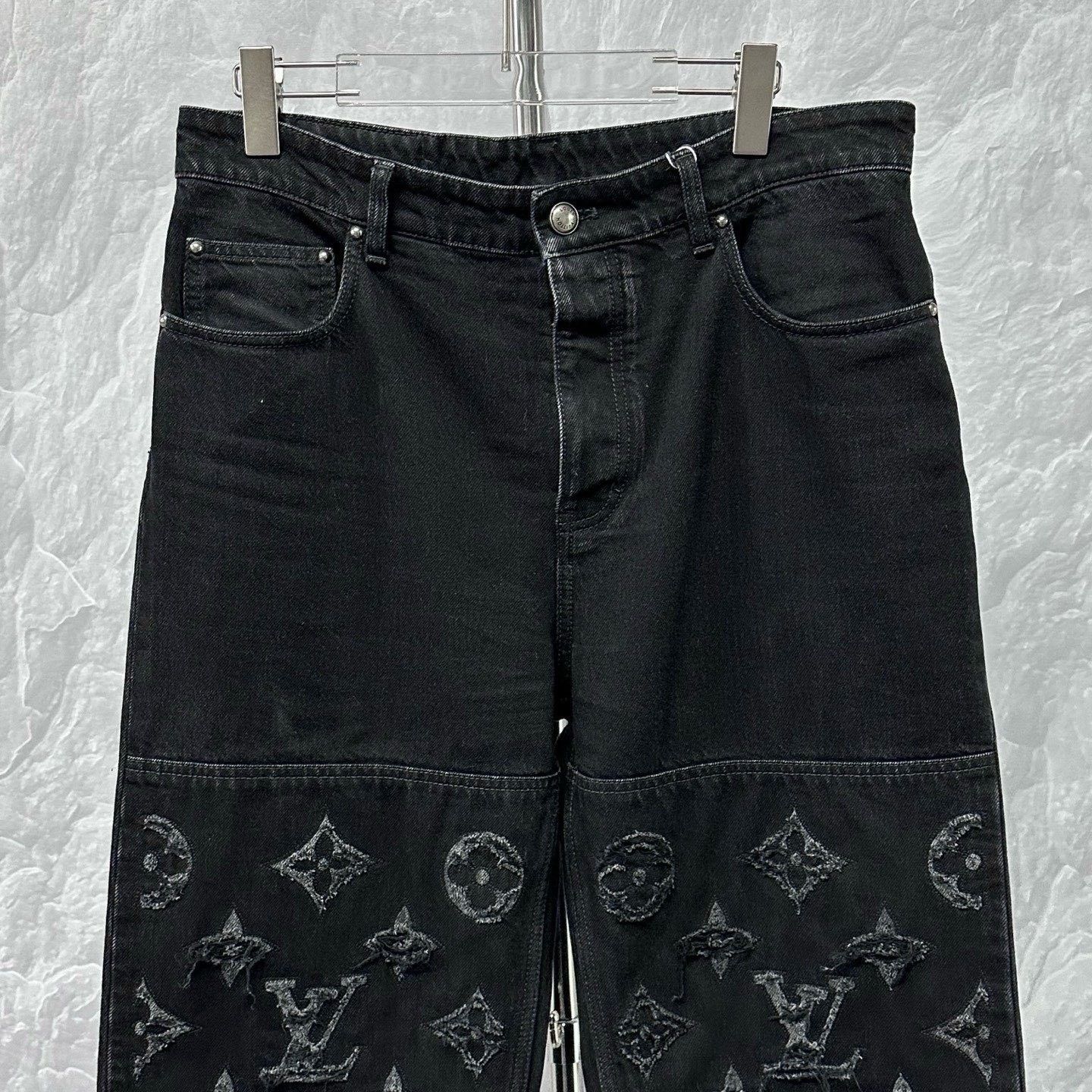 Louis Vuitton Louis Vuitton SS26 Distressed Logo Denim Pants Size US 30 / EU 46 - 4 Thumbnail