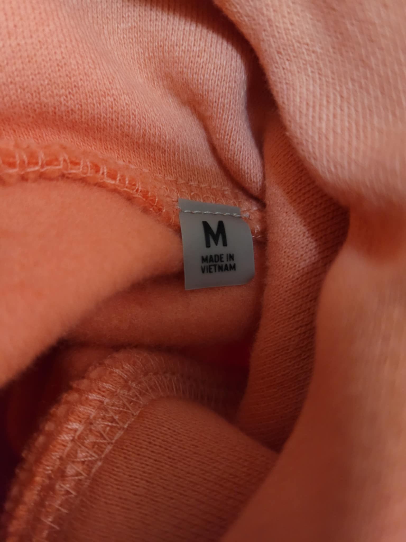 Fear of God Fear of god essential relaxed hoodie Coral sz M Size US M / EU 48-50 / 2 - 10 Thumbnail