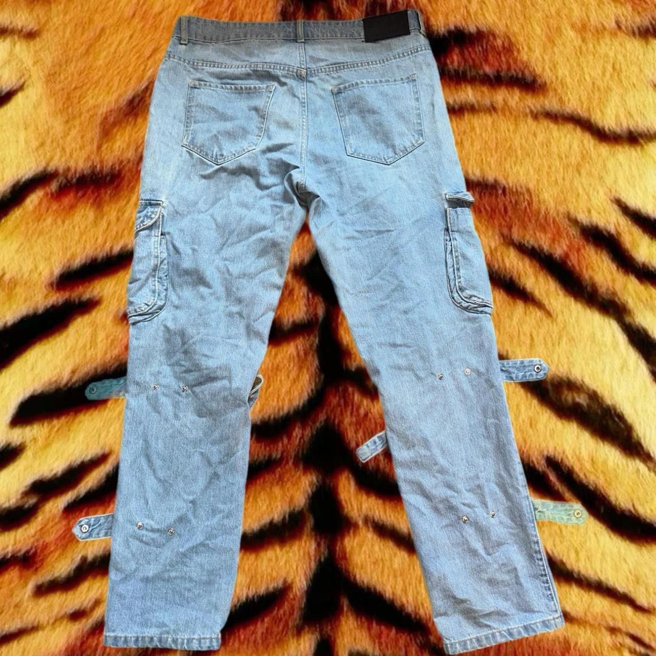 Boohoo × Vintage Light wash cargo jeans with adjustable straps and baggy Size US 34 / EU 50 - 2 Thumbnail