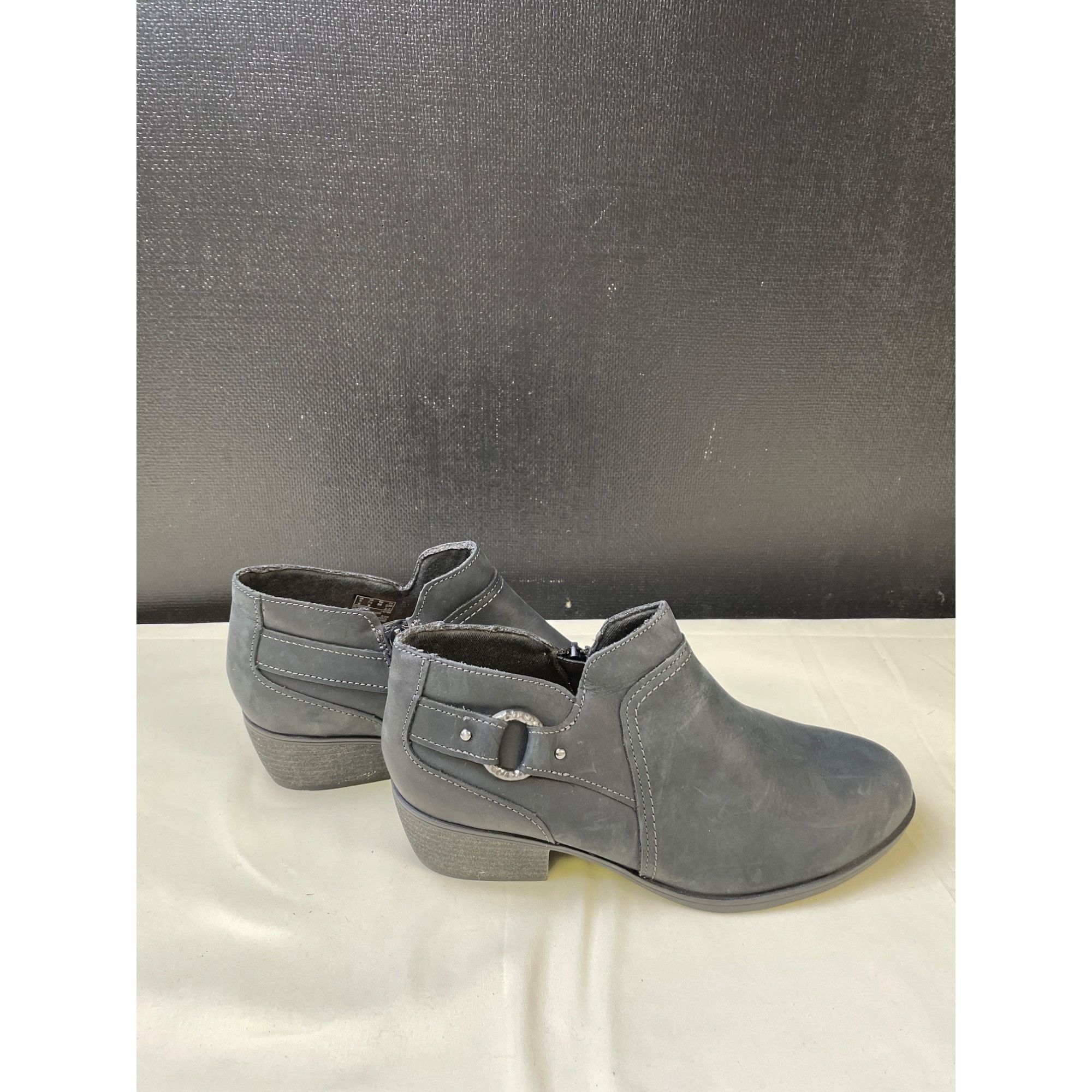 Clarks Clarks Women's Black Ankle Boots/ Shoes Zipper Side Size 7.5 Size US 7.5 / IT 37.5 - 5 Thumbnail