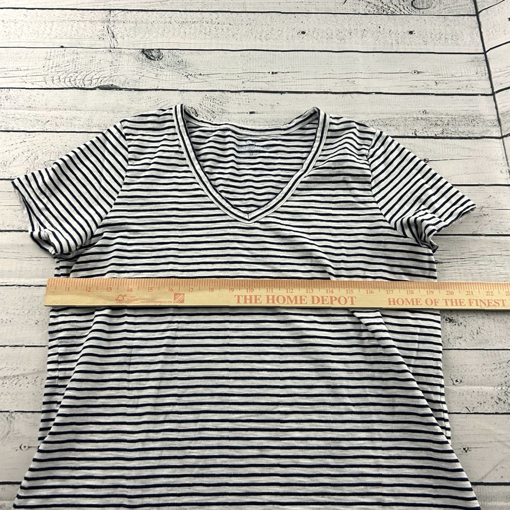 Vineyard Vines Vineyard Vines Striped Cotton V-Neck T Shirt Women's M Blue White Size M / US 6-8 / IT 42-44 - 4 Thumbnail