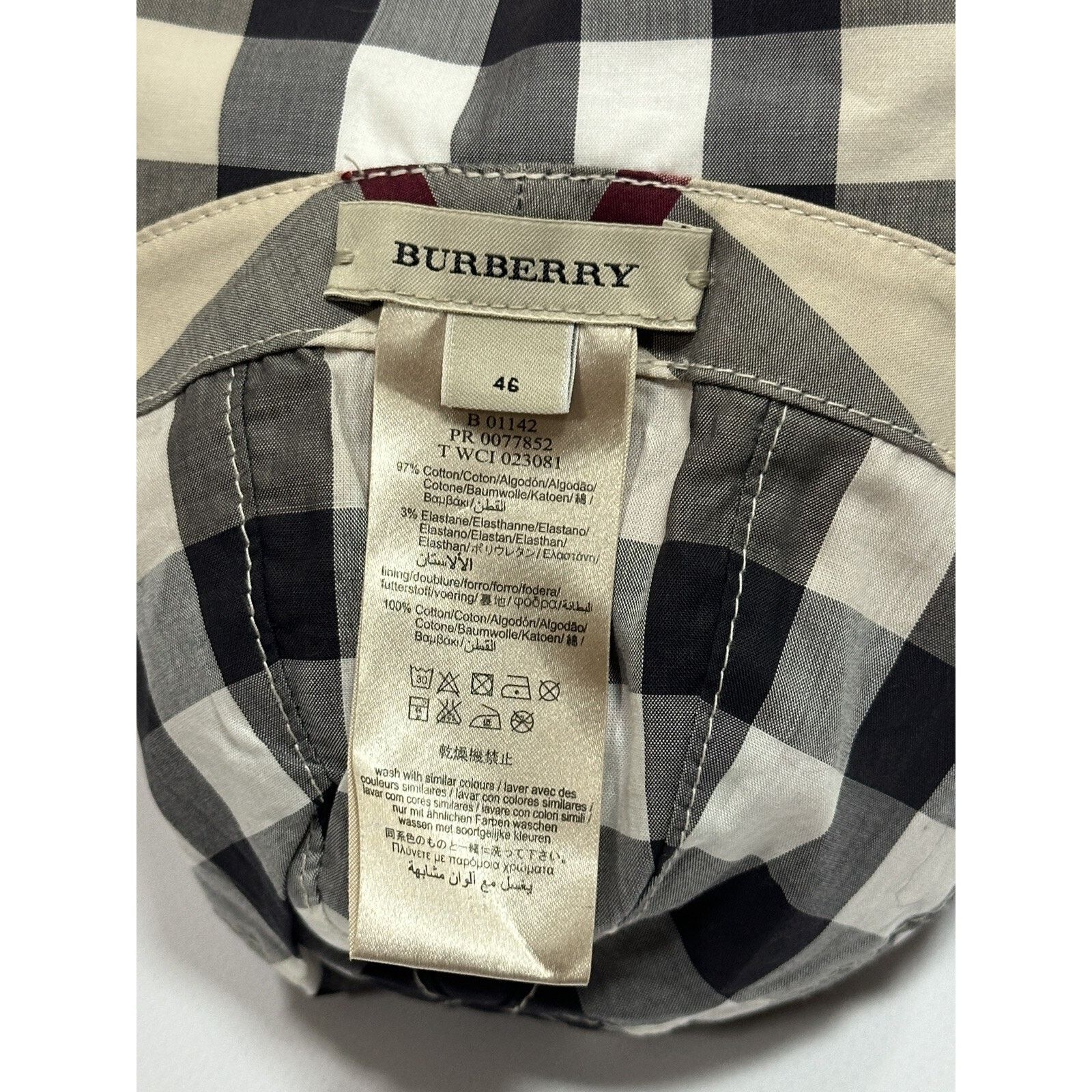Burberry Burberry Reversible Nova Check/Red Kids Bucket Hat Size 46 Size ONE SIZE - 2 Thumbnail