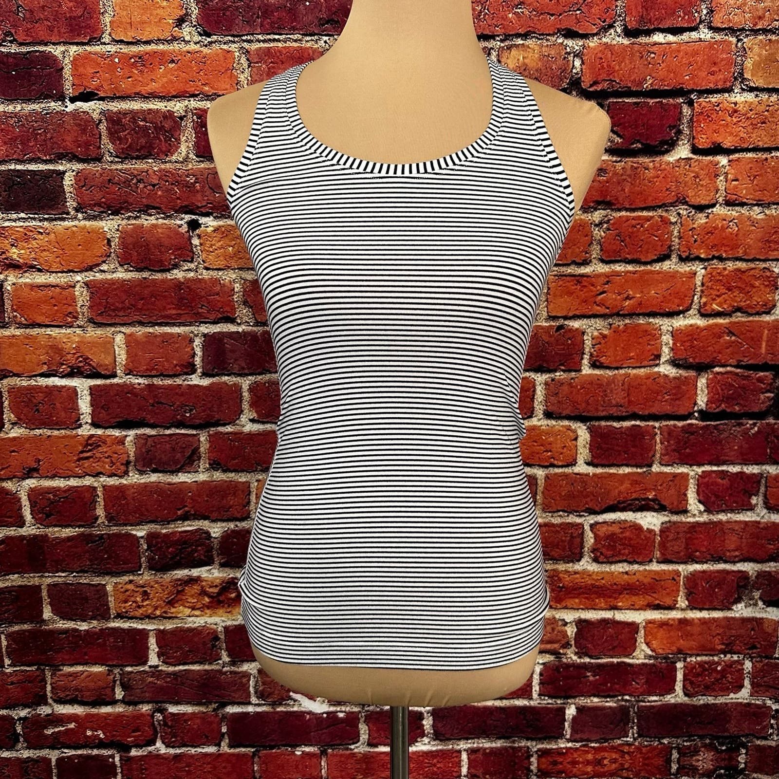 Lululemon Lululemon Tank top Size S / US 4 / IT 40 - 1 Thumbnail