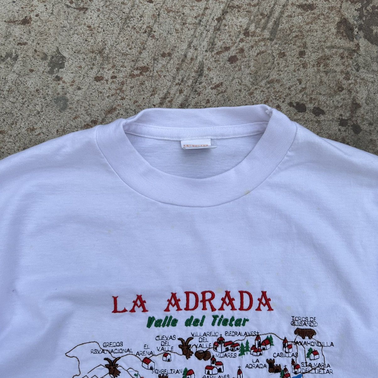 Designer × Vintage Vintage La Adrada T-shirts City Distressed Hype Y2K 00s Size US L / EU 52-54 / 3 - 7 Thumbnail