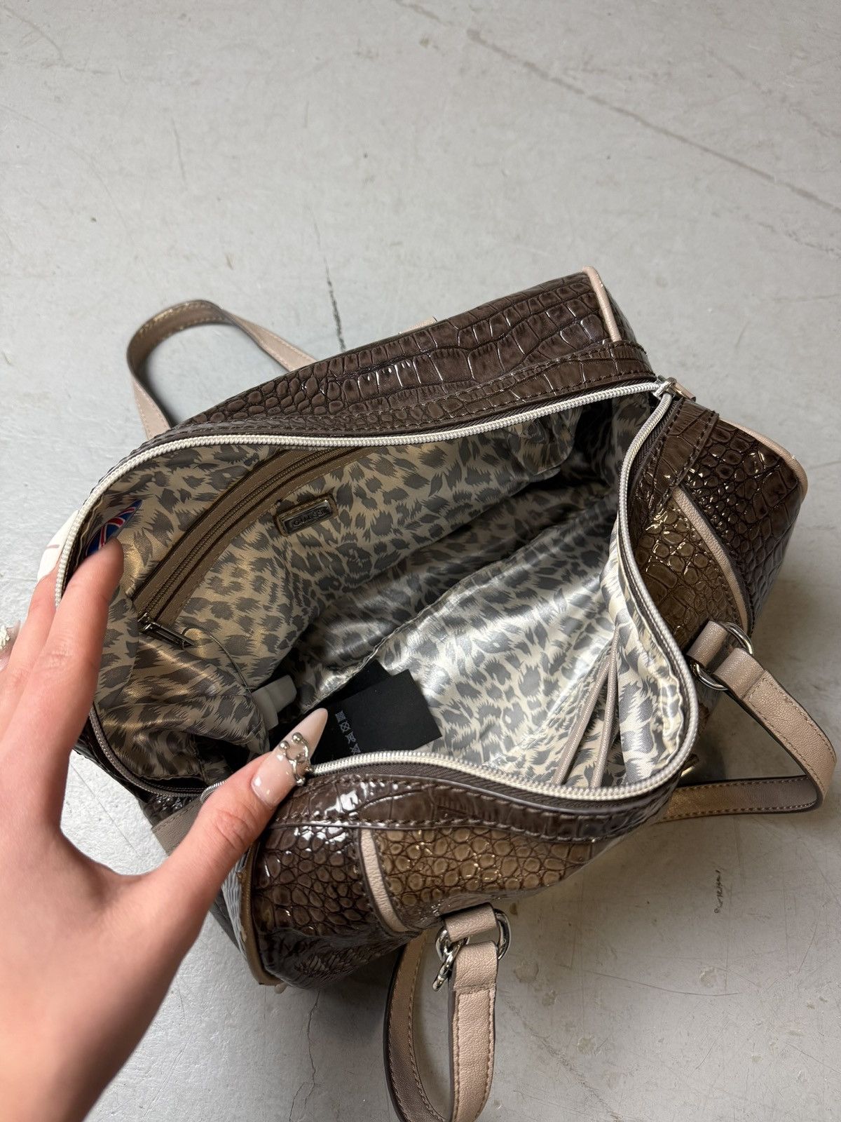 Guess Vintage Guess Brown Crocodile Optic Handbag Size ONE SIZE - 8 Thumbnail