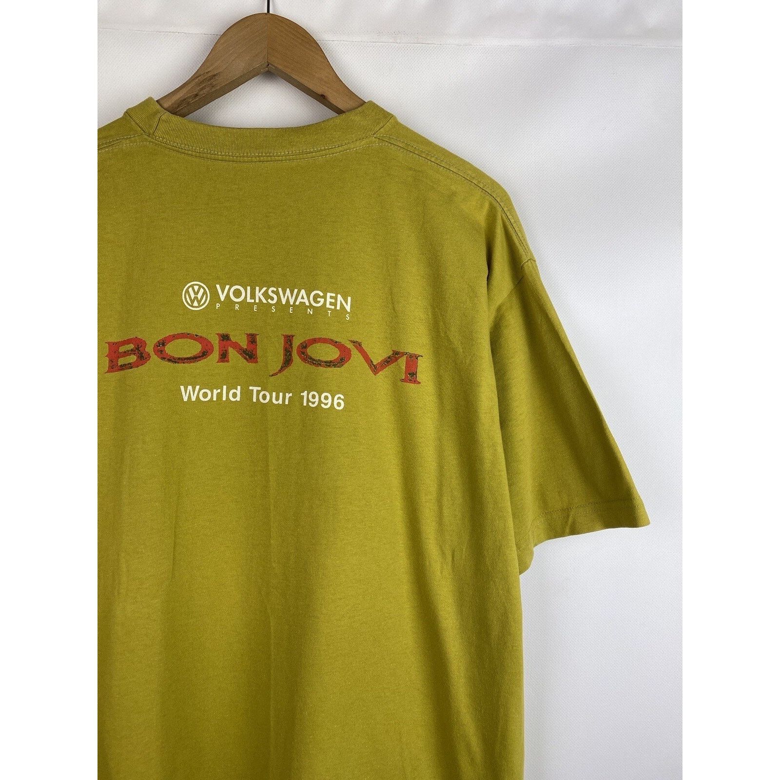 Band Tees Bon Jovi vintage 90s World Tour 1996 band t shirt size ~ xl Size US XL / EU 56 / 4 - 13 Thumbnail