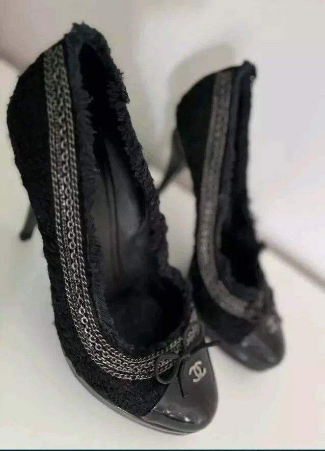 Chanel 2009 black tweed patent leather chains cap toe pumps Size US 11 / IT 41 - 3 Thumbnail