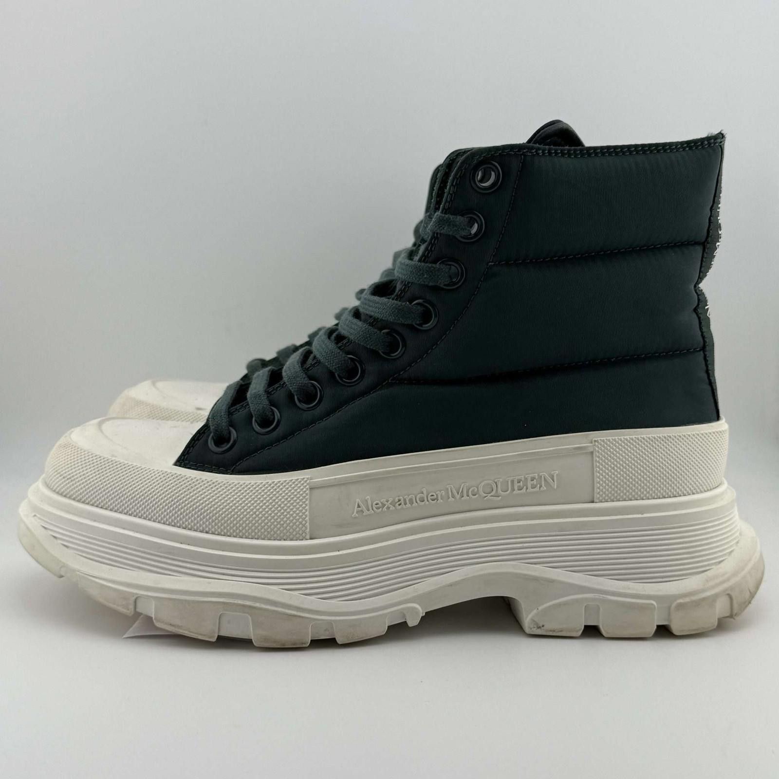 Alexander McQueen Alexander McQueen Tread Slick Lace Up Padded Boot 39 EU Used Size US 7.5 / EU 40-41 - 2 Thumbnail