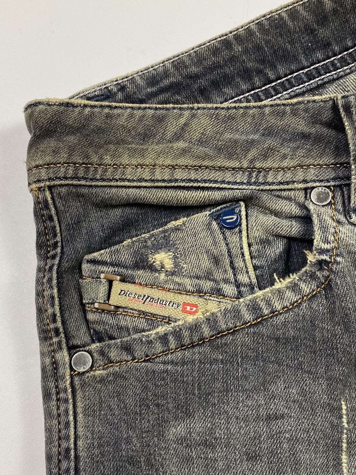 Designer × Diesel × If Six Was Nine diesel distress darron wash jeans pant Size US 31 - 5 Thumbnail