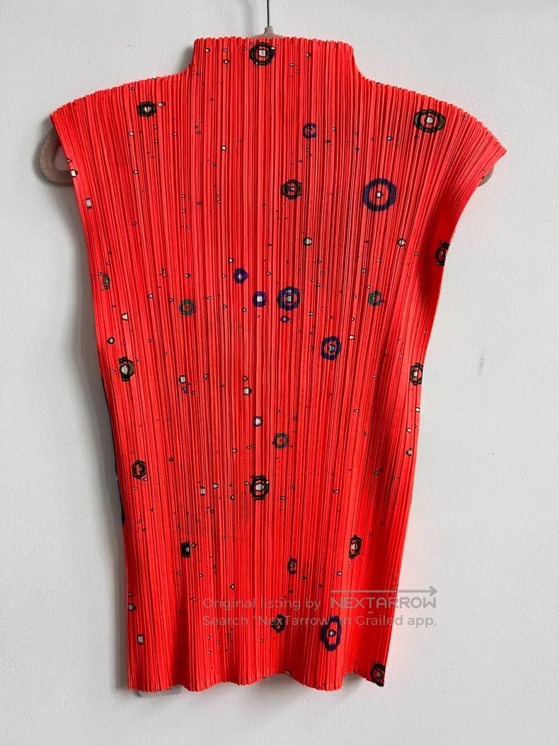 Issey Miyake Issey Miyake Red Short Sleeve Size L / US 10 / IT 46 - 2 Thumbnail