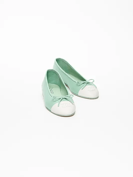 Chanel os11x0426 Ballet Flats in Light Green/White Size US 7 / IT 37 - 2 Thumbnail
