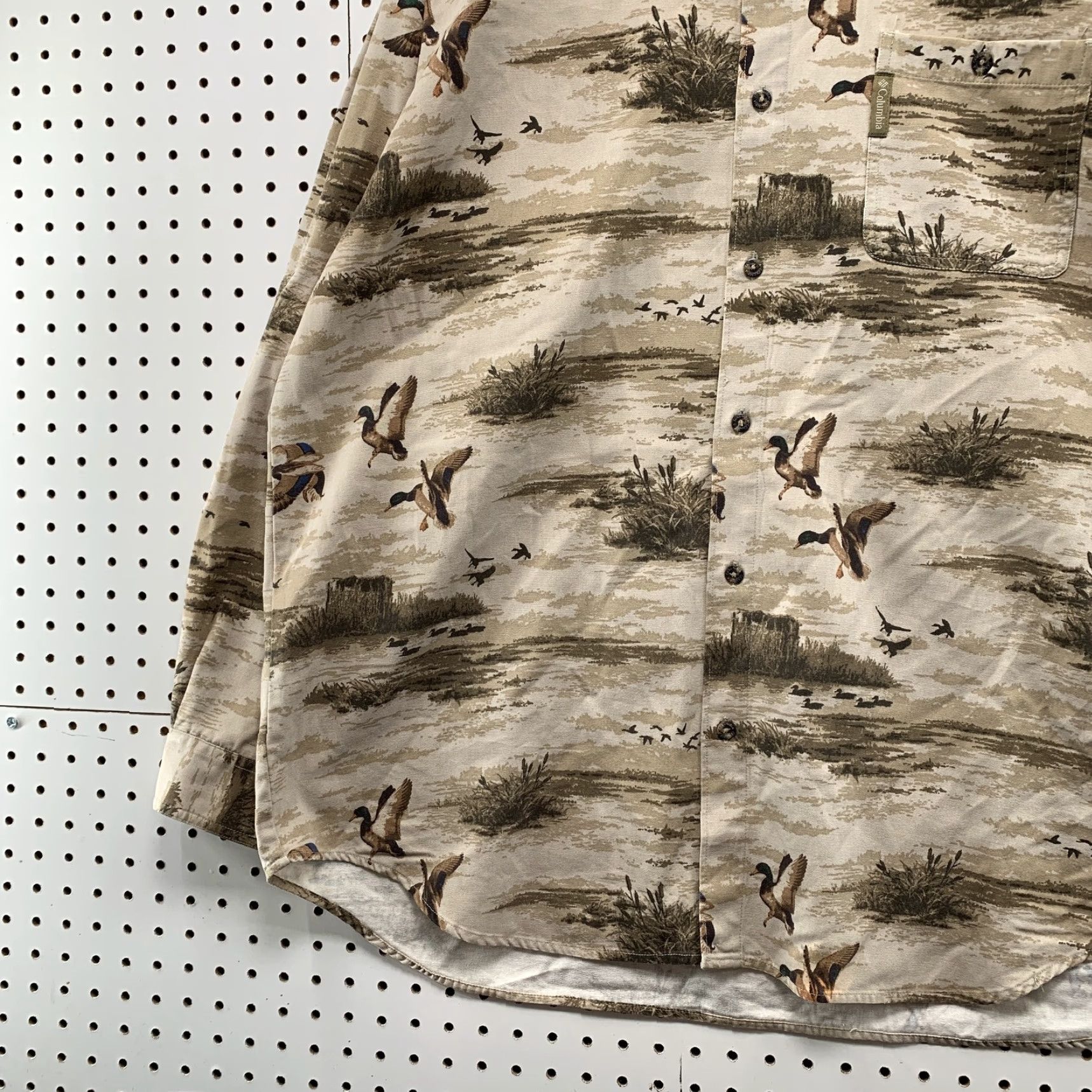Gloverall Columbia Shirt Mens XL Beige Button-Up Long Sleeve Cotton Outdoor Duck AOP Pockets Size US XL / EU 56 / 4 - 3 Thumbnail