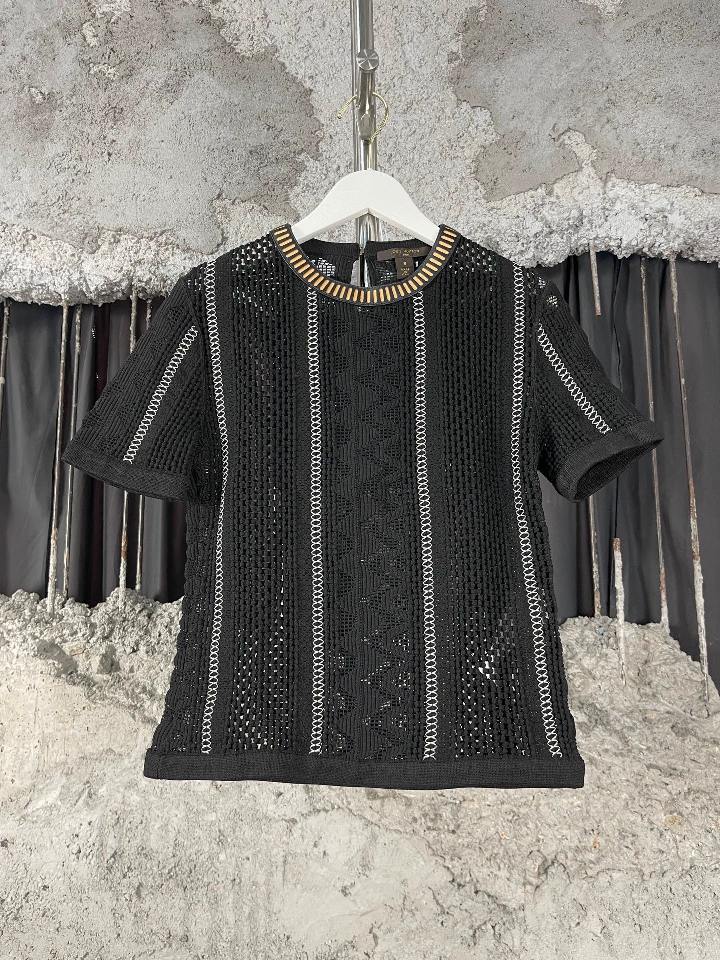 Louis Vuitton LV Leather Collar Cutout Short Sleeve S New Size S / US 4 / IT 40 - 1 Thumbnail