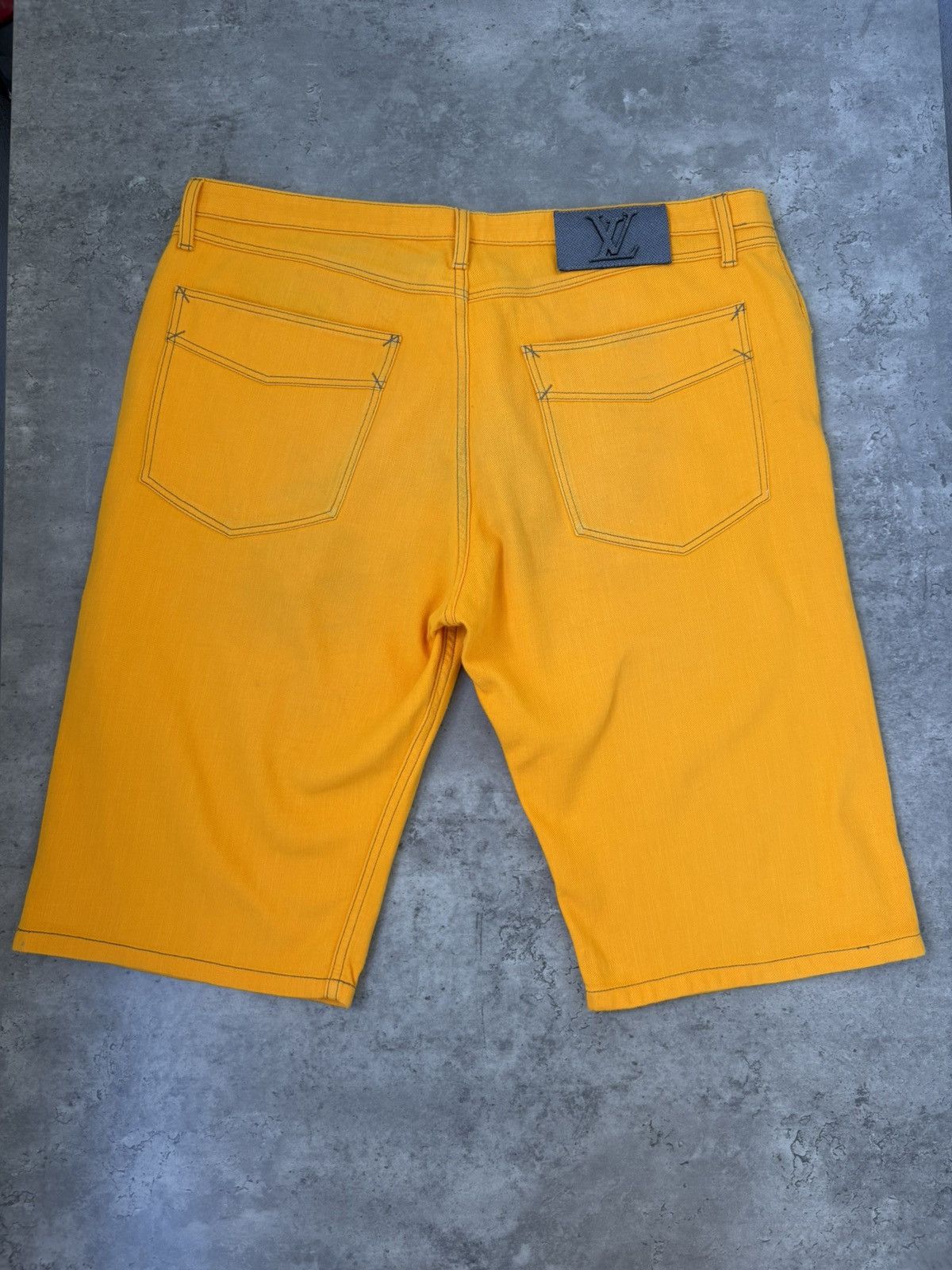 Louis Vuitton yellow men shorts size 46
