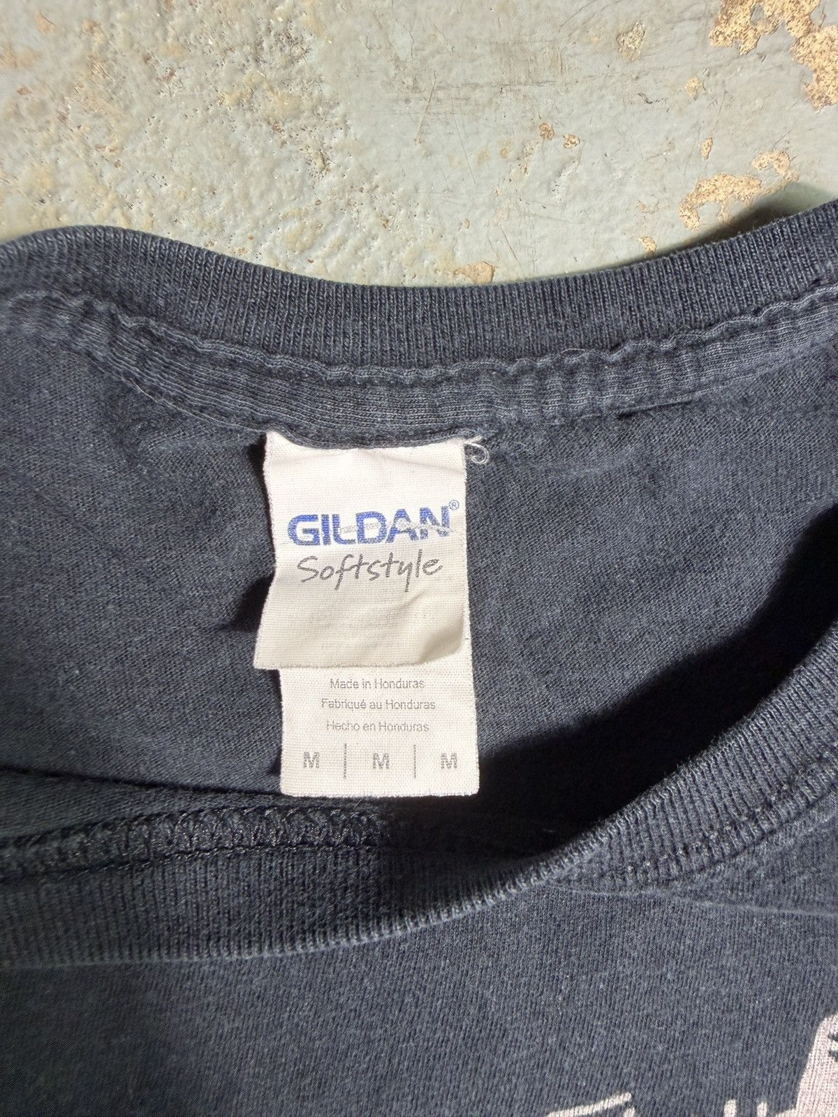 Gildan 2015 Fall Out Boys Tour Tee Size US M / EU 48-50 / 2 - 3 Thumbnail