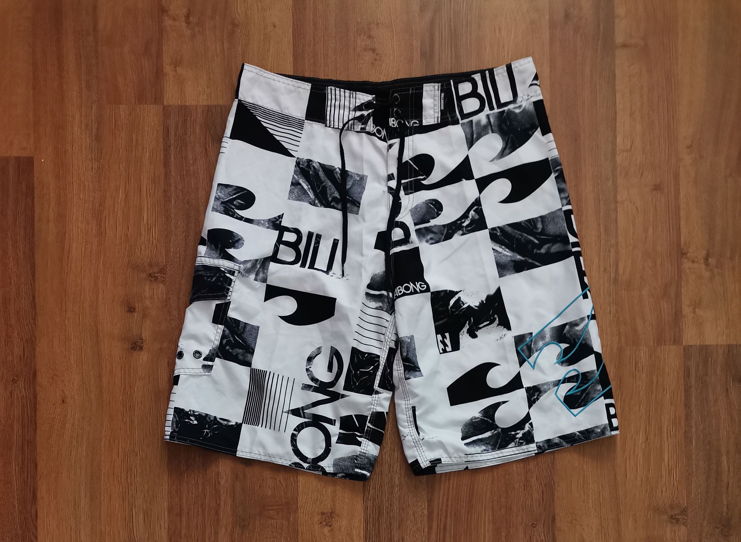 Billabong Billabong Shorts Size US 34 / EU 50 - 1 Thumbnail