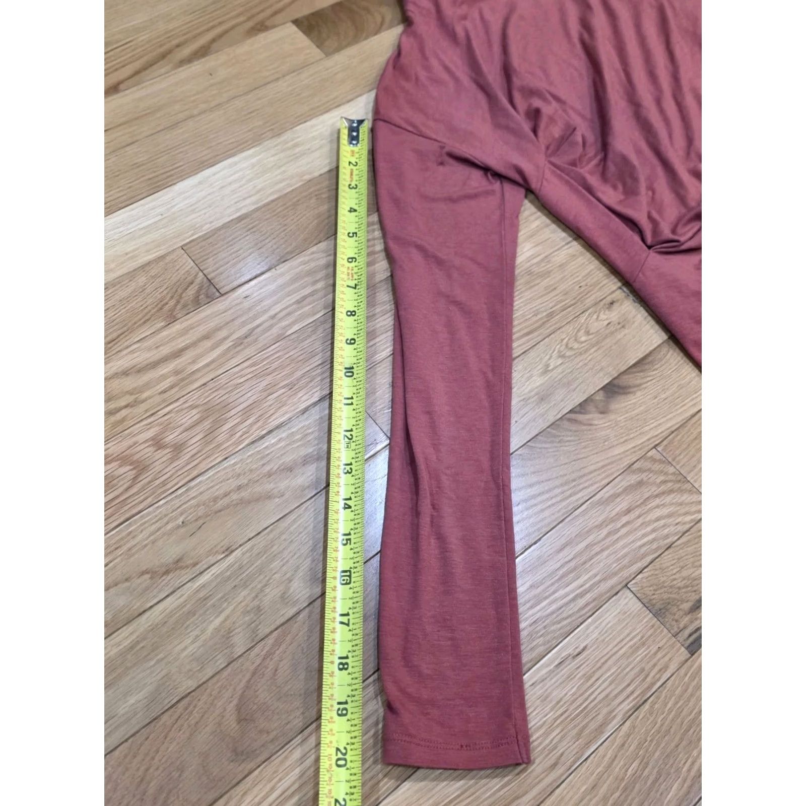 Uniqlo Uniqlo T-Shirt Long Sleeve XS Burgundy Red Women Neck Stitch Details Vintage-style? Size XS / US 0-2 / IT 36-38 - 7 Thumbnail
