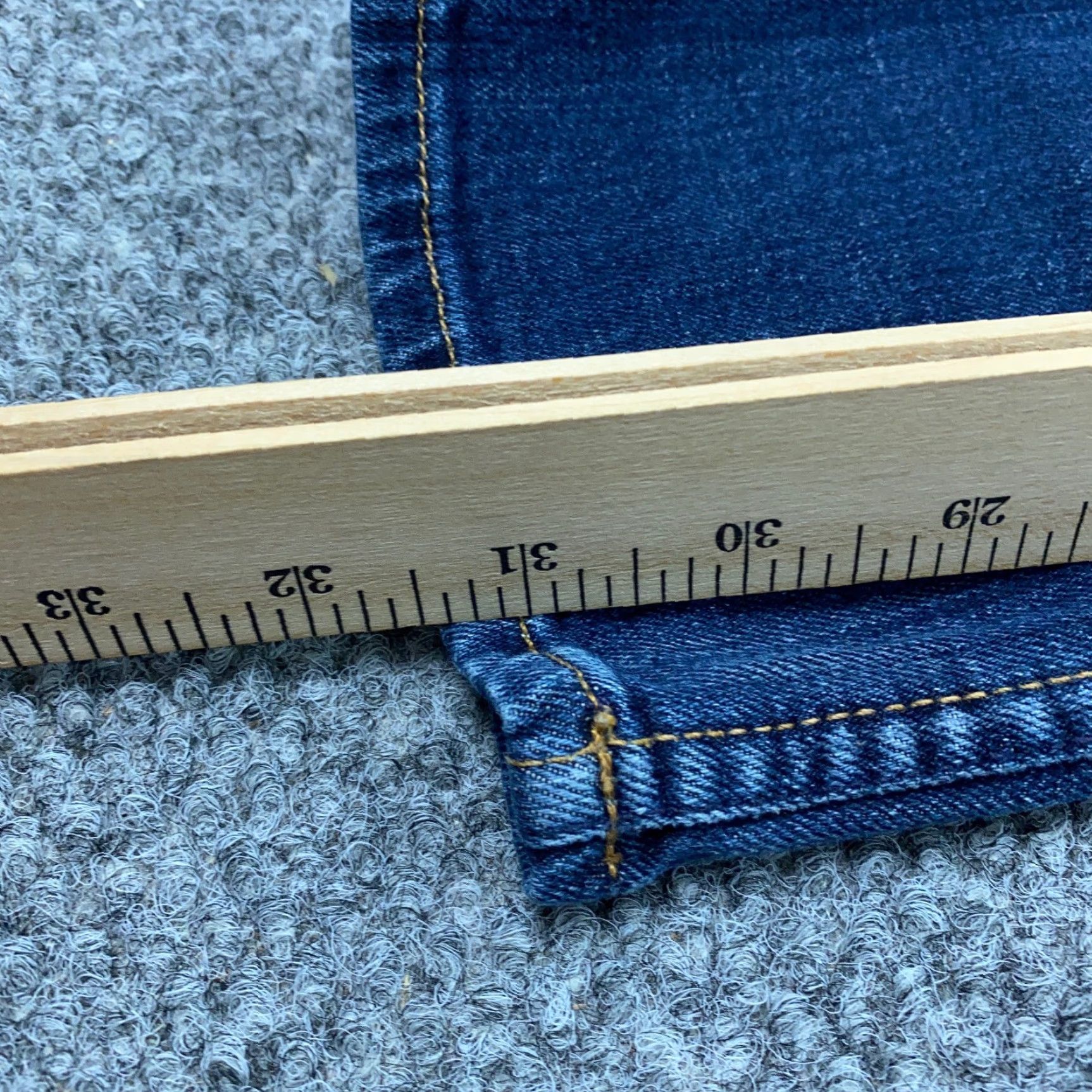 Hudson Hudson Jeans Womens 31 Blue 31" Inseam Mid-Rise USA Faded Stretch Collin Flaps Size 33" - 6 Thumbnail