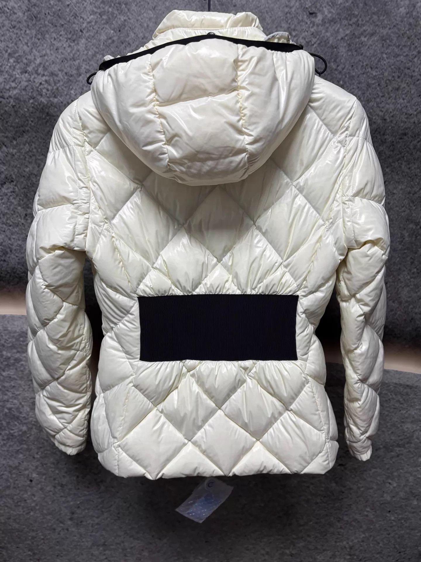 Moncler Moncler Women's White Cinched Waist Down Jacket Size 0 Size XS / US 0-2 / IT 36-38 - 2 Thumbnail