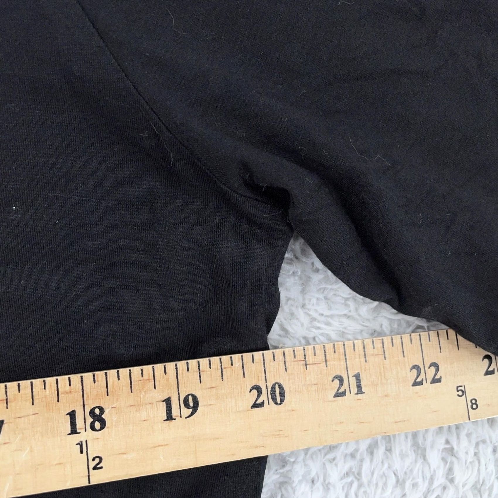 Vintage LuLaRoe Alli Shirt Womens XL Black Crewneck Short Sleeve Soft Rayon Spandex Tee Size XL / US 12-14 / IT 48-50 - 4 Thumbnail