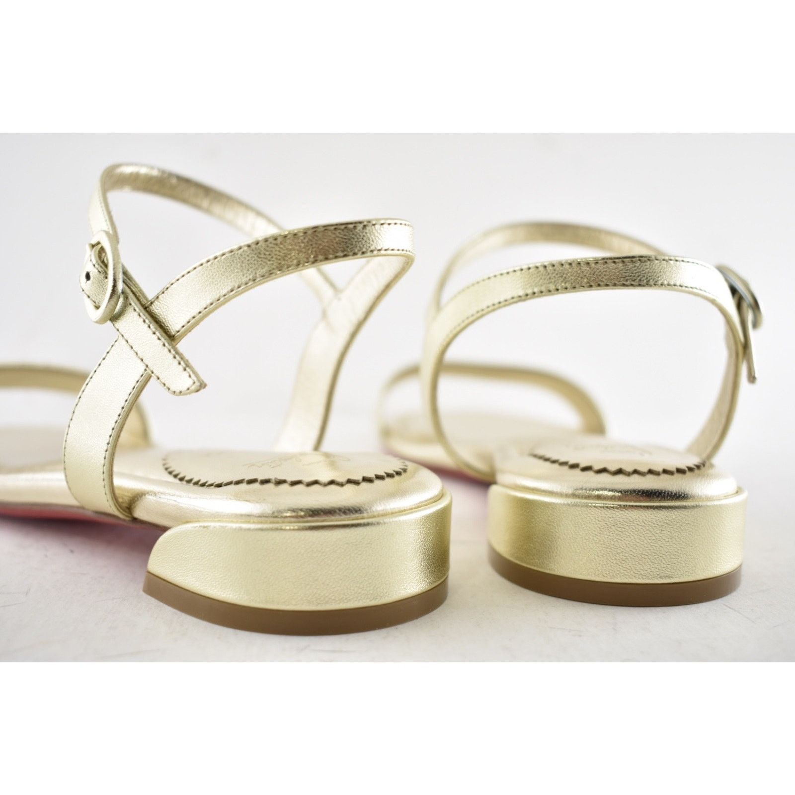 Christian Louboutin Christian Louboutin Sweet Jane Flat Platine Gold 39 Size US 9 / IT 39 - 19 Thumbnail