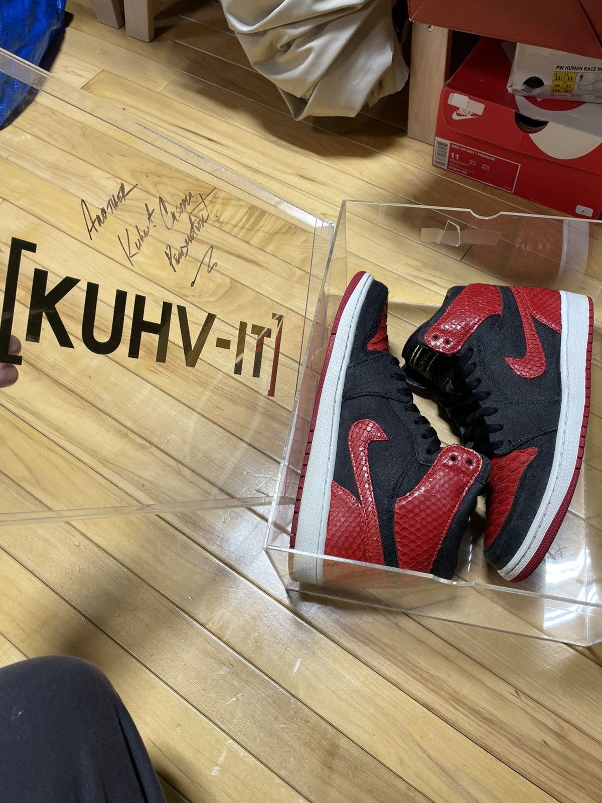 Jordan Brand × Nike Jordan retro 1 bred Python custom Size US 11 / EU 44 - 6 Thumbnail