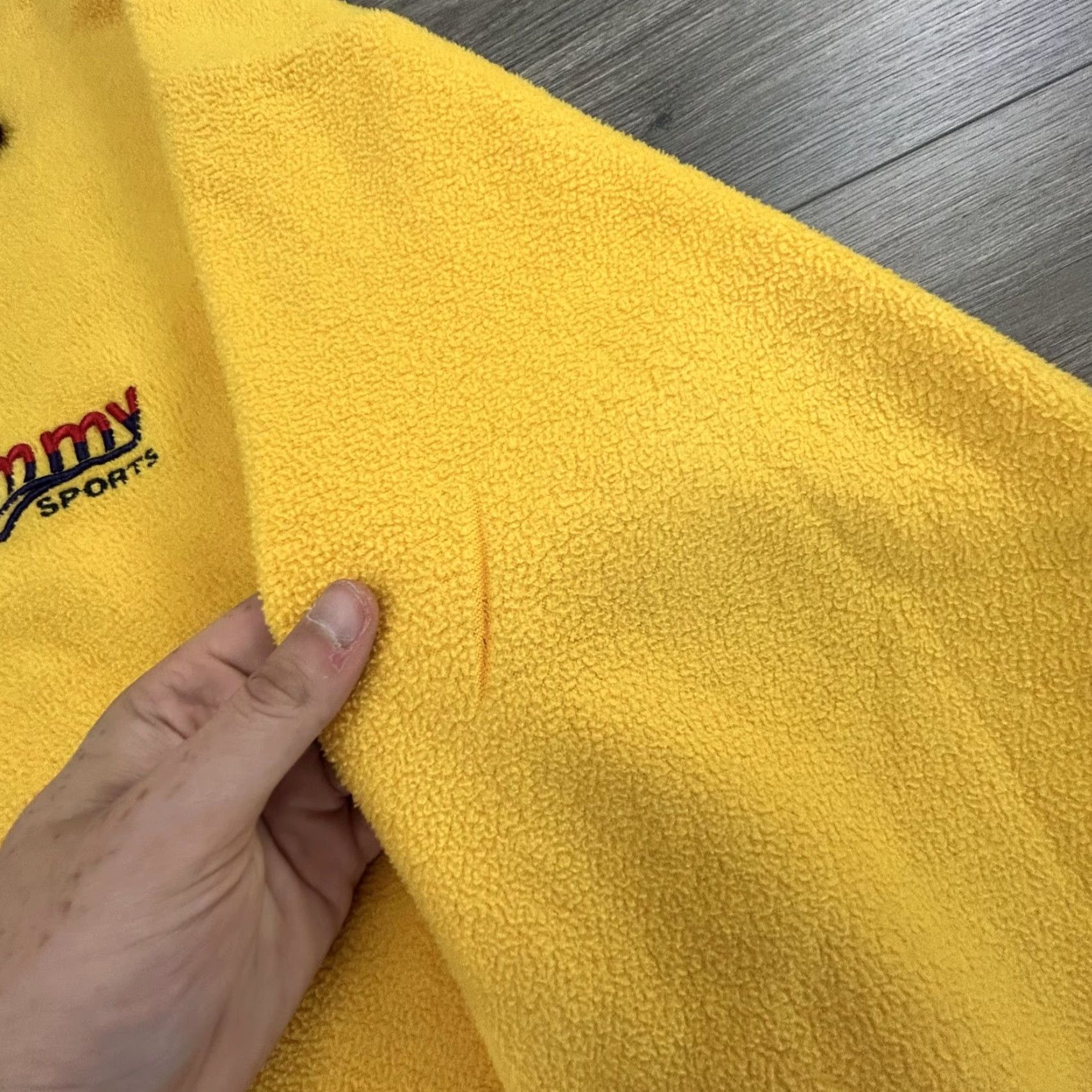 Tommy Hilfiger VINTAGE Tommy Hilfiger Sports Jacket Mens Large Full Zip Fleece Yellow Black Embroidered Logo Zip Pockets Casual Outdoor 90s Sports Mens Size US L / EU 52-54 / 3 - 3 Thumbnail