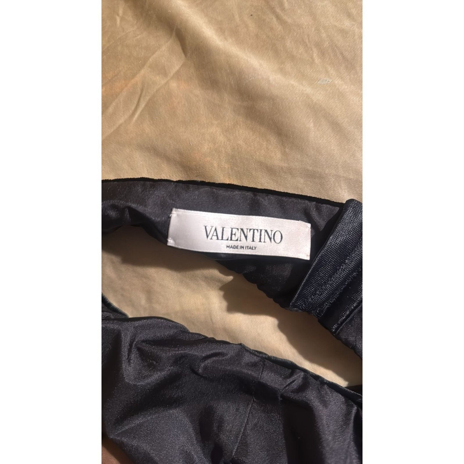 Valentino Valentino Velvet Halter Crop Top Black Size 10 Size M / US 6-8 / IT 42-44 - 4 Thumbnail