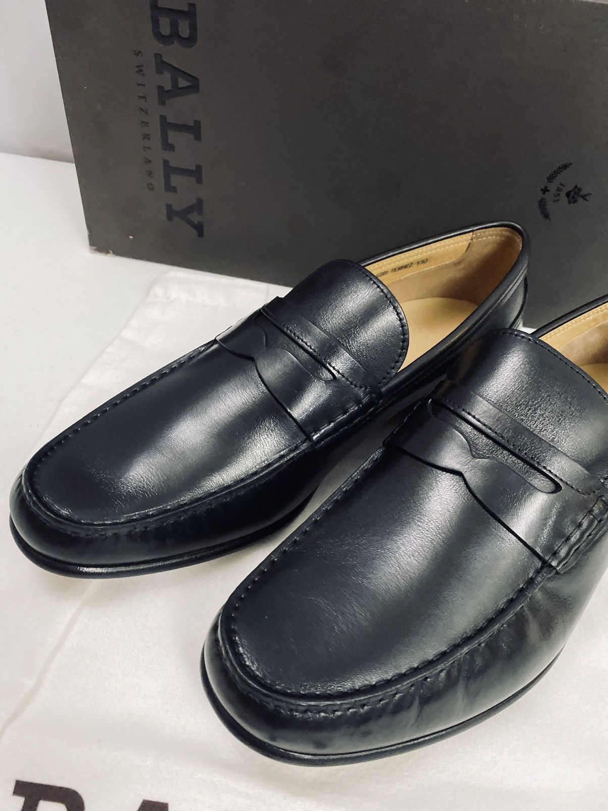 Bally Bally Black Calfskin Termez Penny Loafer 8 EEE New In Box Size US 8 / EU 41 - 21 Thumbnail