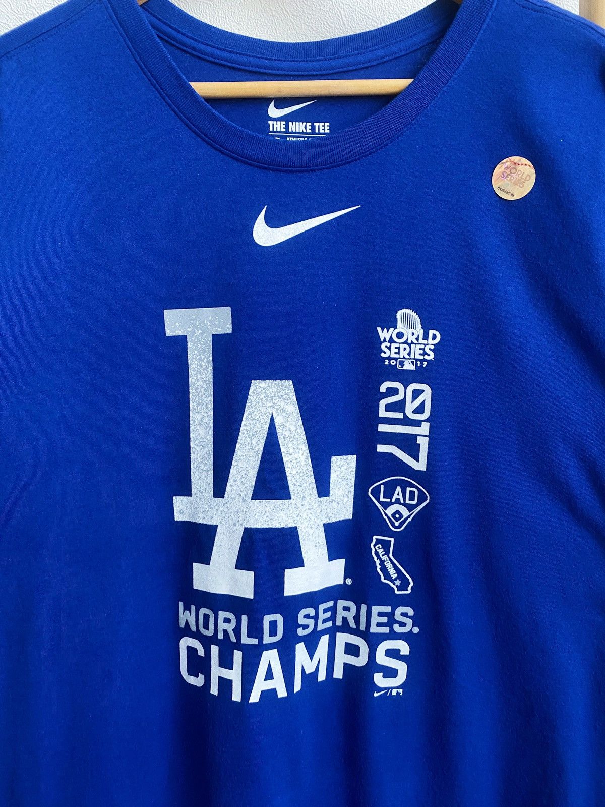 Vintage Nike Los Angeles Dodgers T-Shirt World Series 2017 Size US XXL / EU 58 / 5 - 2 Thumbnail