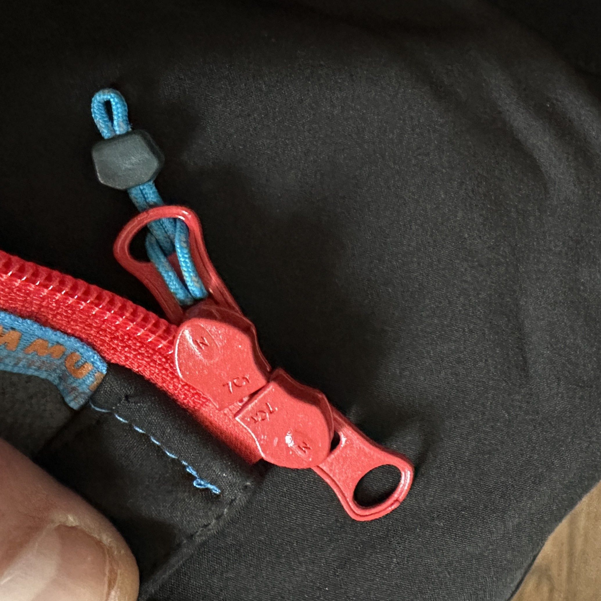 Mammut MAMMUT Eiger Extreme Shell Hooded Jacket Outdoor Trekking Size US M / EU 48-50 / 2 - 11 Thumbnail