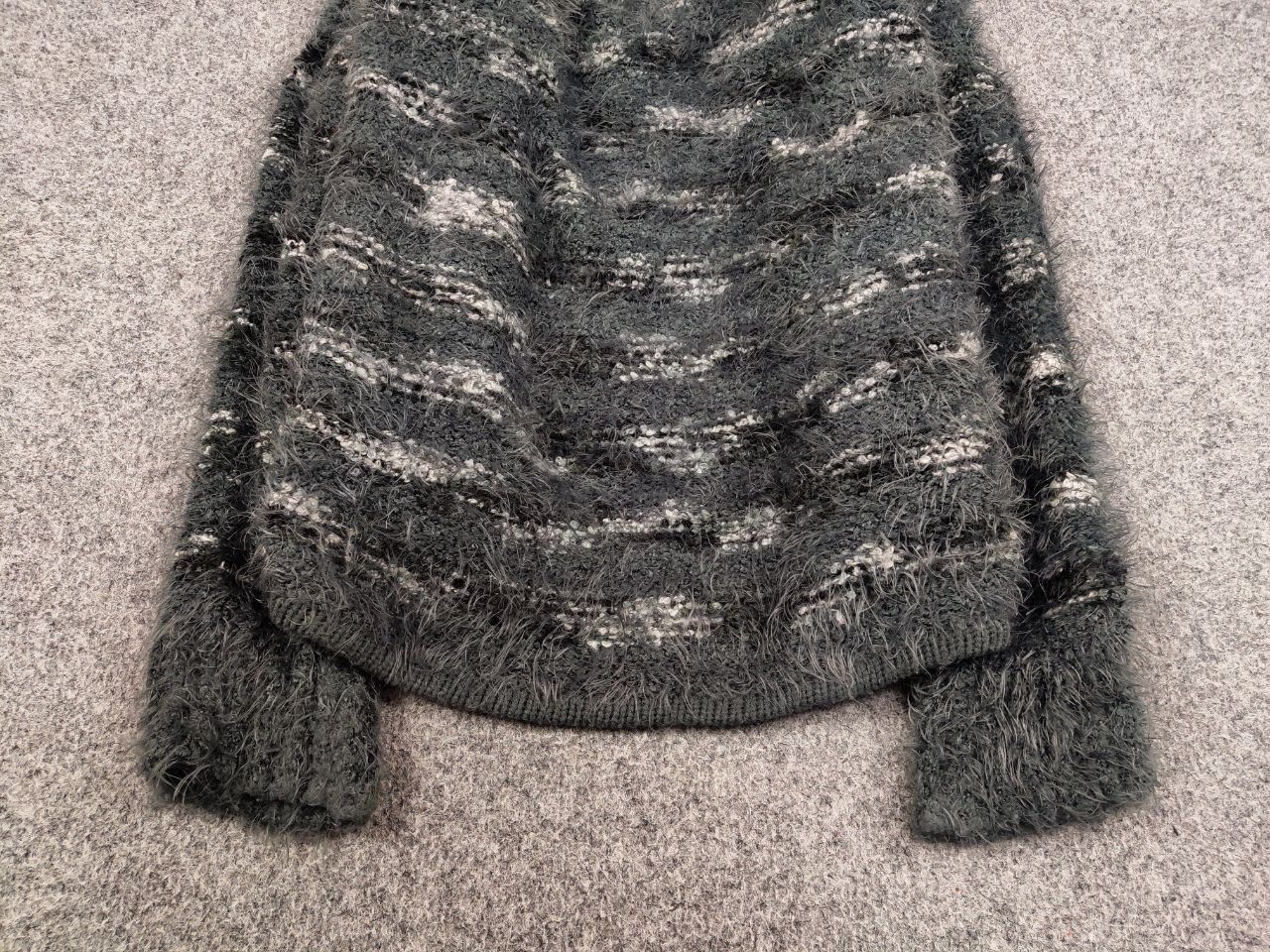 Japanese Brand Vintage Japanese Design Mohair Style fuzzy Sweater Y2K Style Size US L / EU 52-54 / 3 - 9 Thumbnail