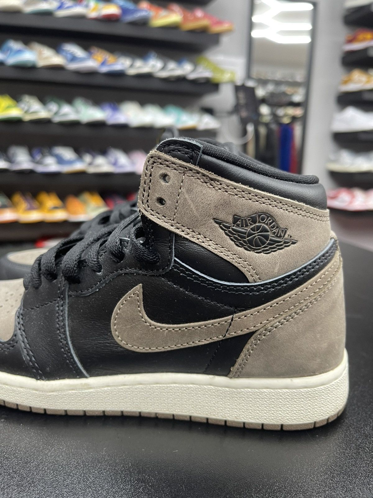 Jordan Brand Size 4.5y - Jordan 1 Palomino Gently Used OG All! Size US 5 / EU 37 - 5 Thumbnail