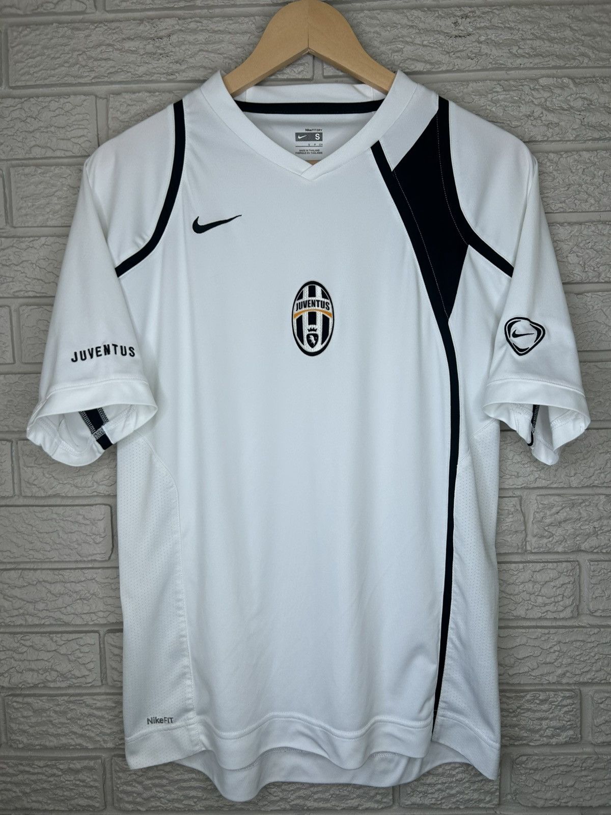 ウェア 00s vintage nike julentus soccer umiform Rare Vintage Nike Juventus 2006 2007 Home Football Soccer
