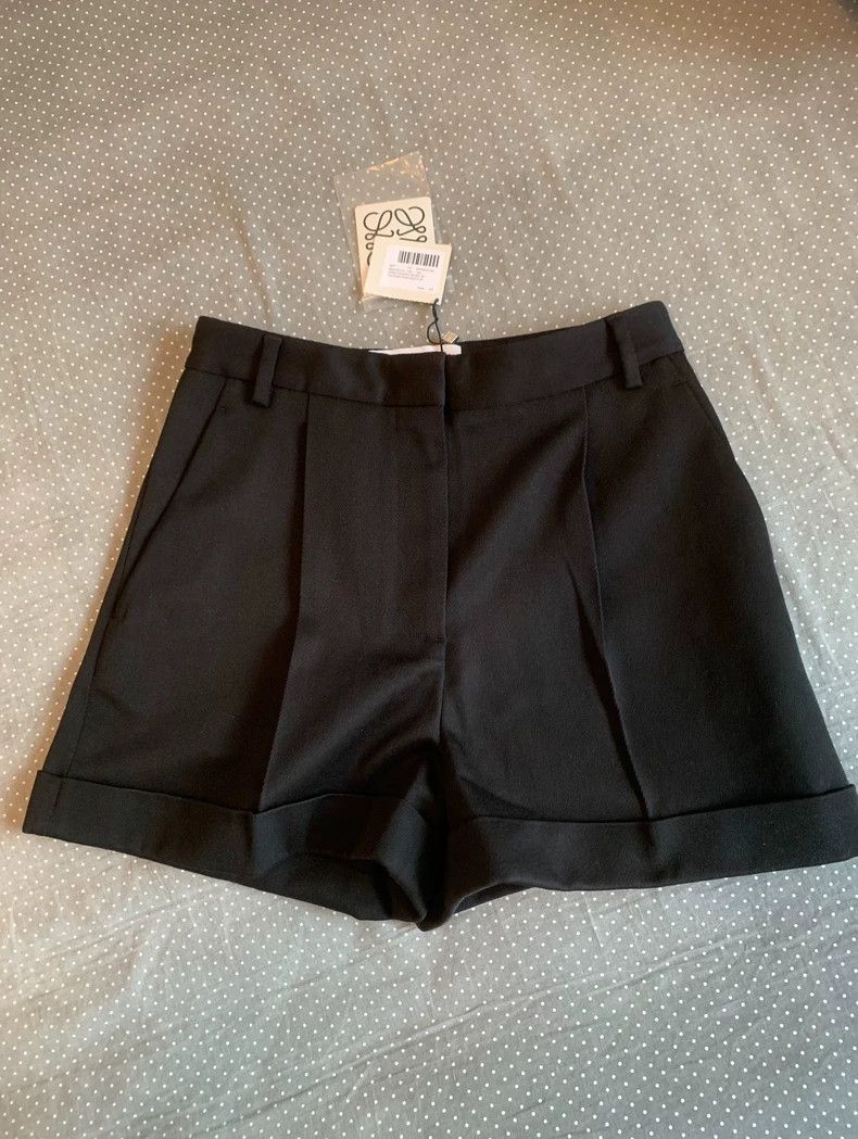 Loewe Loewe Loose pleated woolen shorts Size 24" / US 00 / IT 34 - 3 Thumbnail