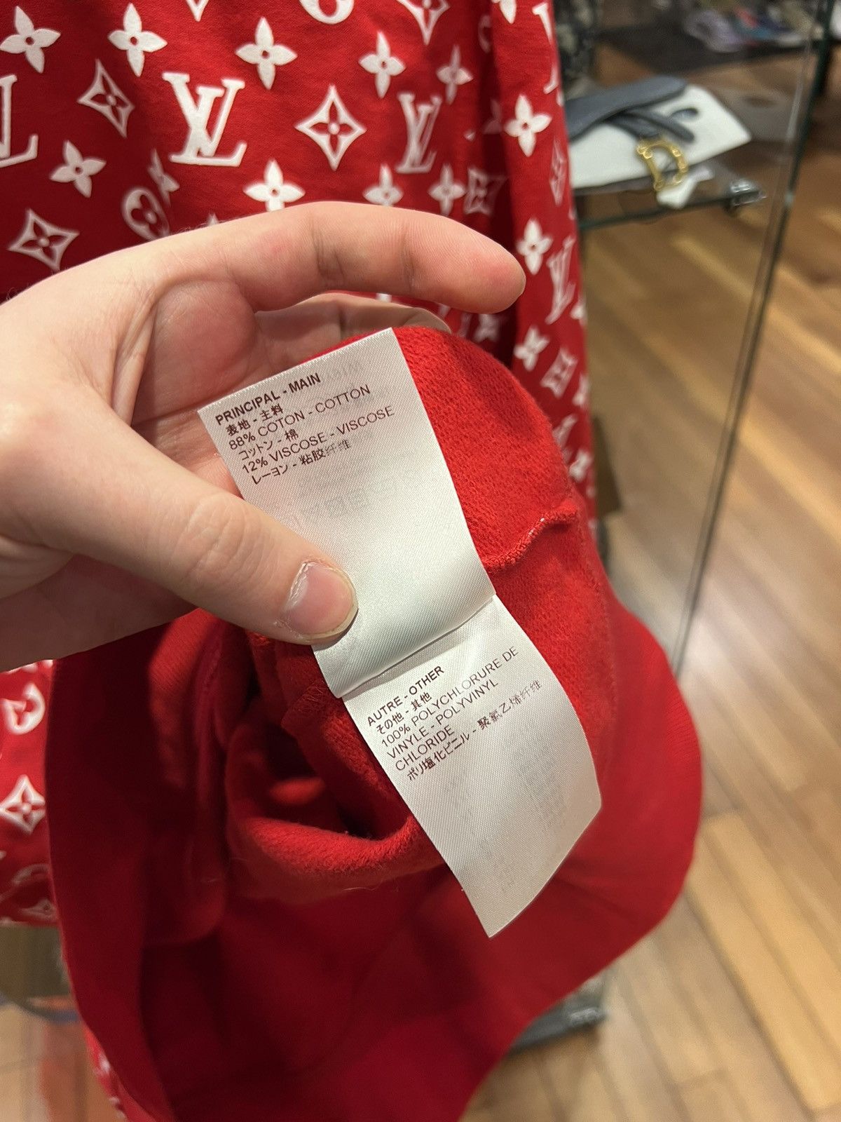 Louis Vuitton × Supreme Supreme Louis Vuitton Box Logo Hoodie Red Size US XXL / EU 58 / 5 - 8 Thumbnail
