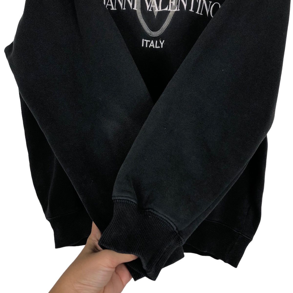 Japanese Brand 🔥90’s Vintage Sweatshirt Crewneck Gianni Valentino Big Logo Size US M / EU 48-50 / 2 - 11 Thumbnail