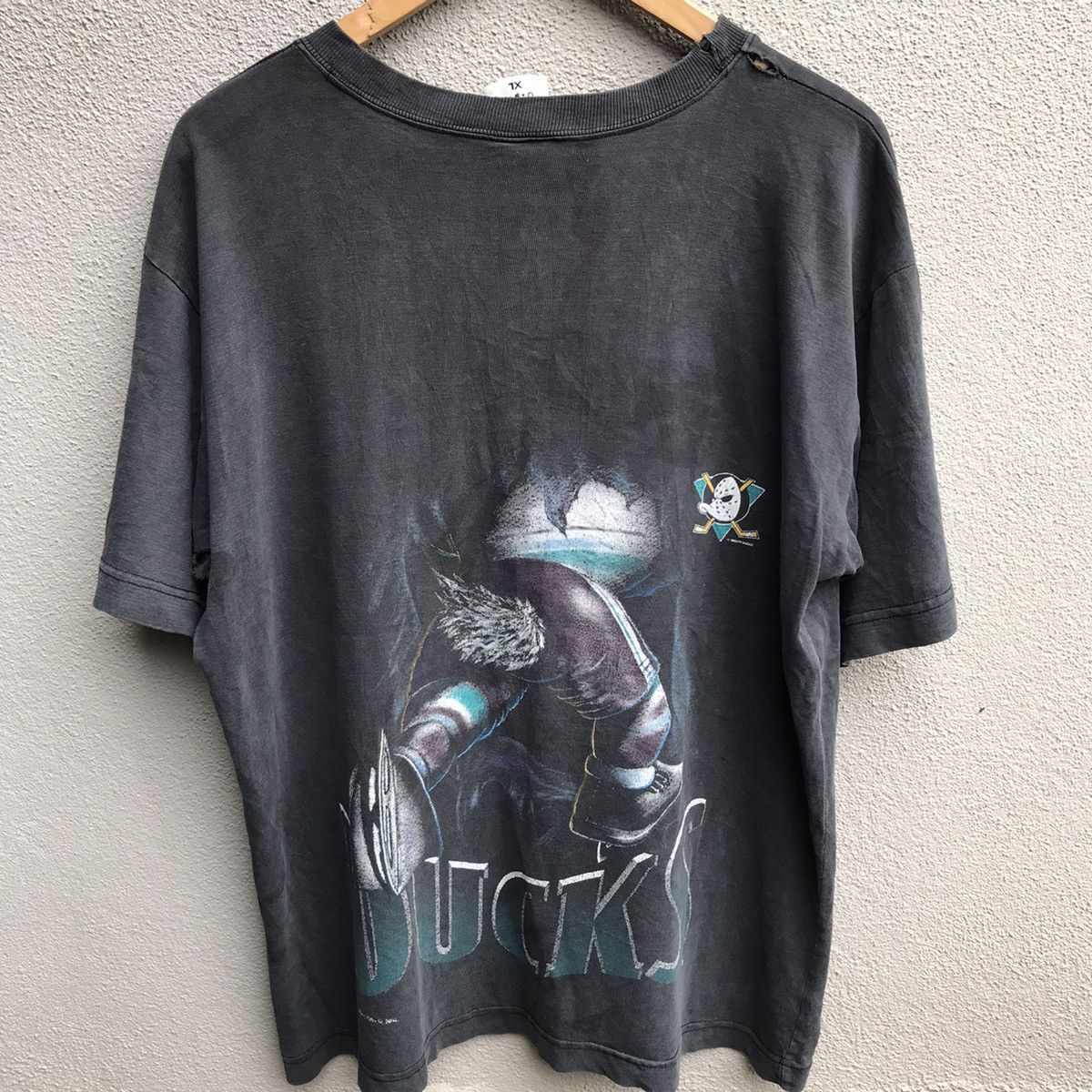 NHL Vintage MIGHTY DUCKS nhl tee distressed Size US L / EU 52-54 / 3 - 3 Thumbnail